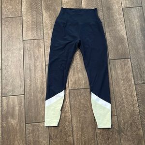 Beyond Yoga/Peloton leggings. Size medium.